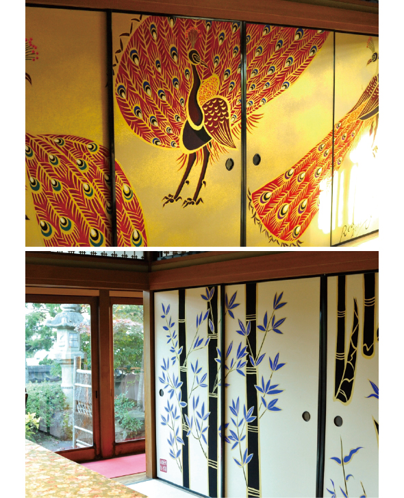 京都の画家、木村英輝さんが描いたふすま絵。レストランのさらなる飛躍を願ってクジャクやタケノコを描いてもらったとか。クジャクが舞うお部屋でいただくディナーは格別です。