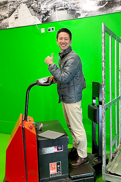 市場で使われているリフトがフォトスポットに置かれていました。