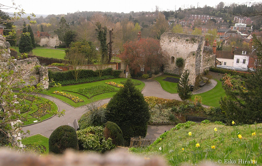 晩冬から早春にかけての眺め。Guildford Castleにて。サリー州。