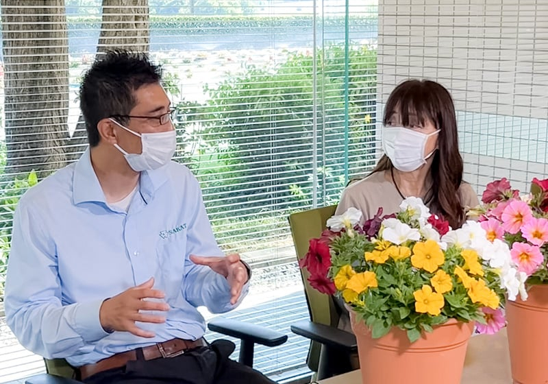 対談の様子の写真