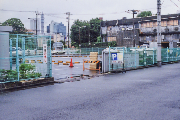 当時は平置きの駐車場